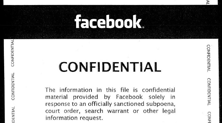 Co Facebook przekazuje organom ścigania