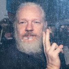 Dobry czy zły? Bohater czy zdrajca? WikiLeaks, Julian Assange i jego wiele twarzy